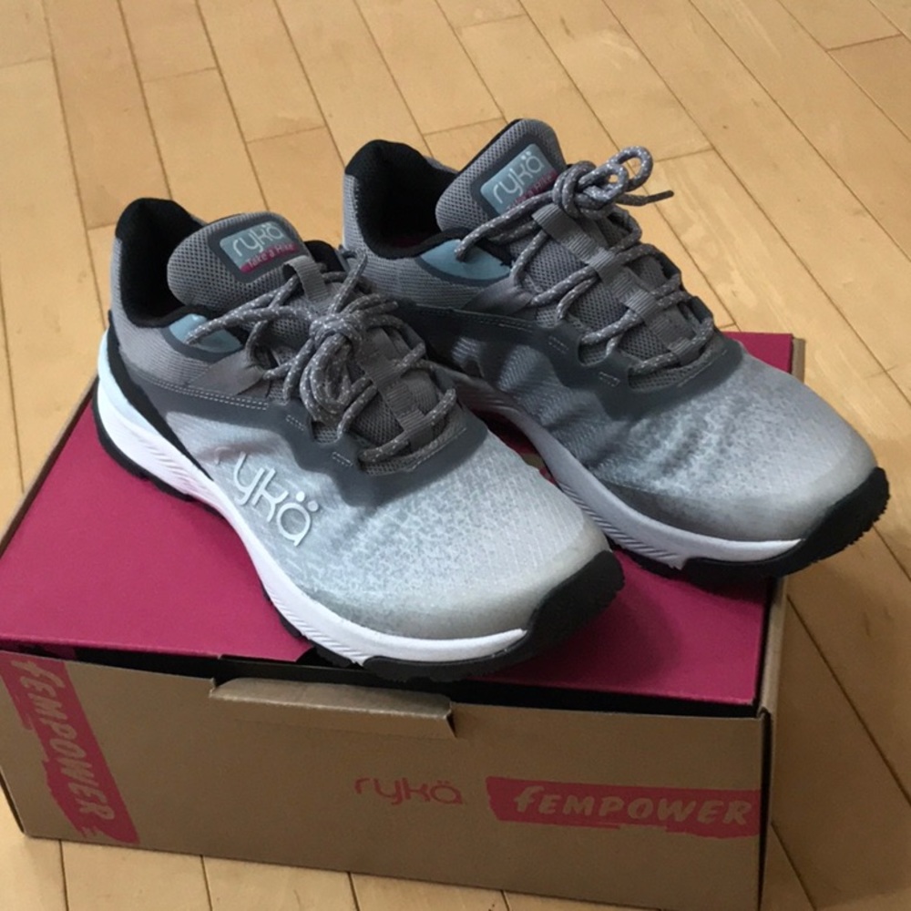 NWOT RYKA Fempower “Take A Hike” sneakers - grey 8.5m